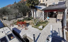 Apartment Sidro